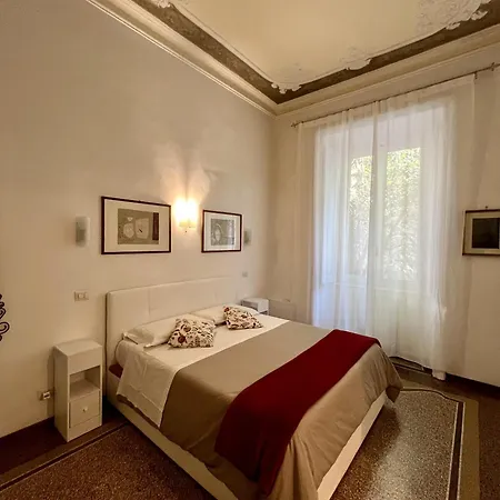 Vintage In Apartment Rome